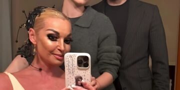 в элегантном белом, Волочкова