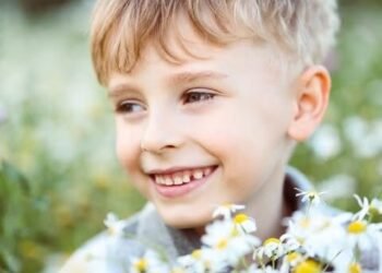 Ася мыла полы в коридоре роддома