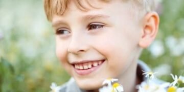 Ася мыла полы в коридоре роддома