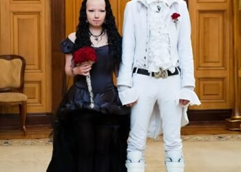 как живут самые эпатажные молодожёны начала 2010-х