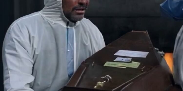 Сотрудник крематория нашёл купюру в гробу…