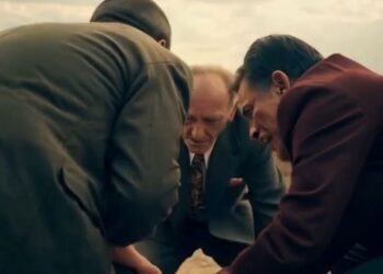 Бык начал топтать гроб. Когда крышка треснула, люди увидели немыслимое…