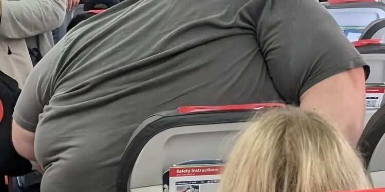 Мальчик стоял в коридоре