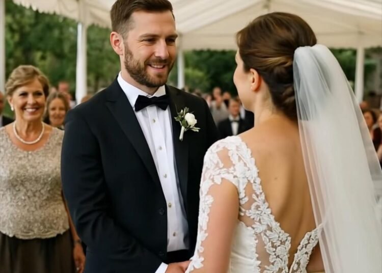 Твоя семейка ни копейки не дала на эту свадьбу!Делать им за праздничным столом нечего!